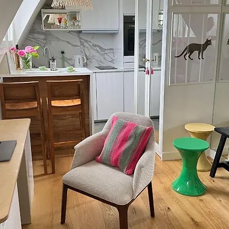 La Cachette Des Stars 20m2 Vue Tour Eiffel Apartment *